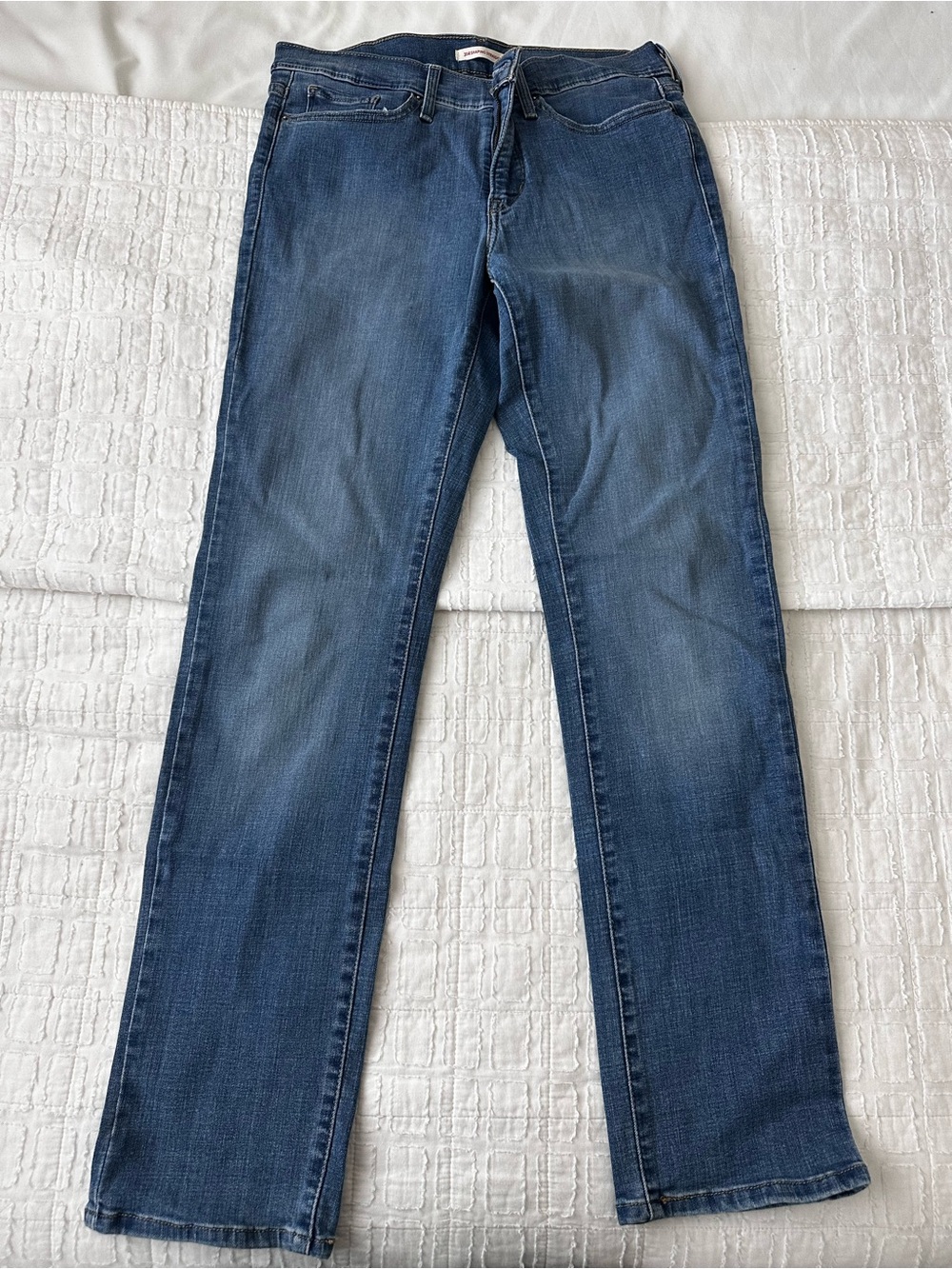 Levi's 314 Women’s Medium Blue Straight Jeans